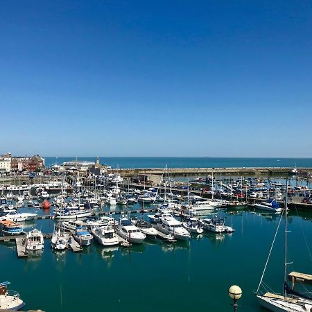 Marina Retreat - Stunning 4 Bedroom, 3 Bathroom House With Harbour Views! Ramsgate Buitenkant foto