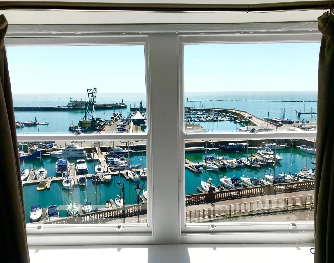 Marina Retreat - Stunning 4 Bedroom, 3 Bathroom House With Harbour Views! Ramsgate Buitenkant foto
