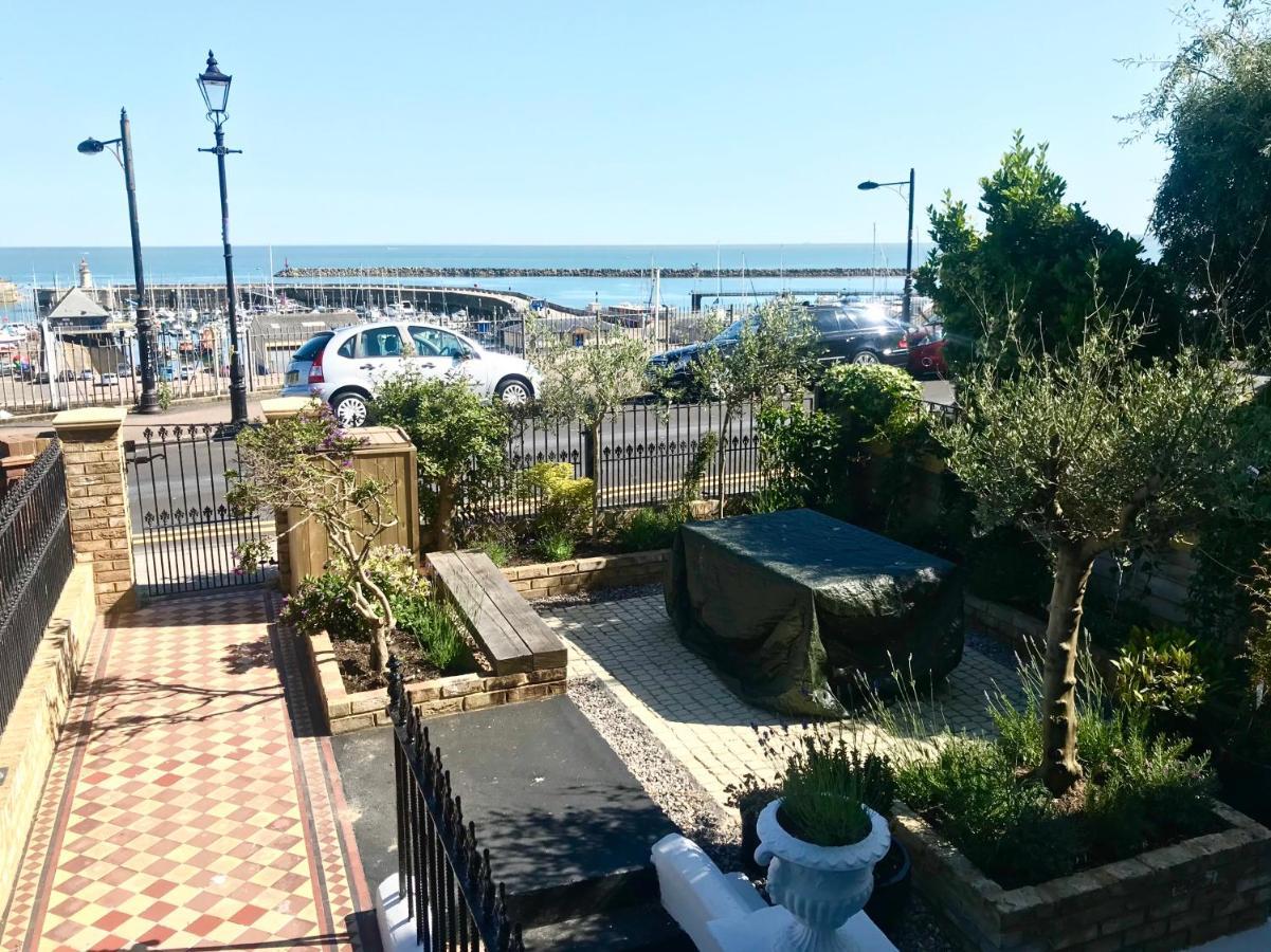 Marina Retreat - Stunning 4 Bedroom, 3 Bathroom House With Harbour Views! Ramsgate Buitenkant foto